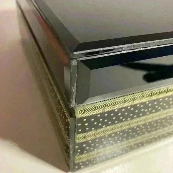 Trina Turk Acrylic Floral Jewelry Box - Picture 14 of 16